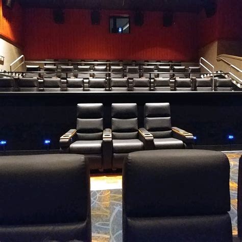 4 mi) Showcase Cinema de Lux Randolph (10. . The holdovers showtimes near regal independence mall rpx